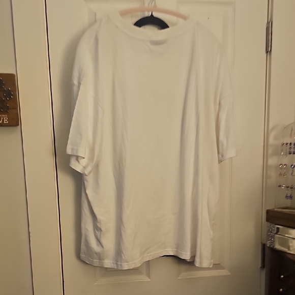 Forever 21 White Graphic Tee - Picture 9 of 9